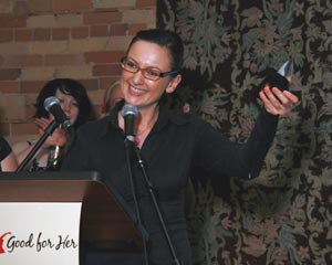 Anna Span receives her award.